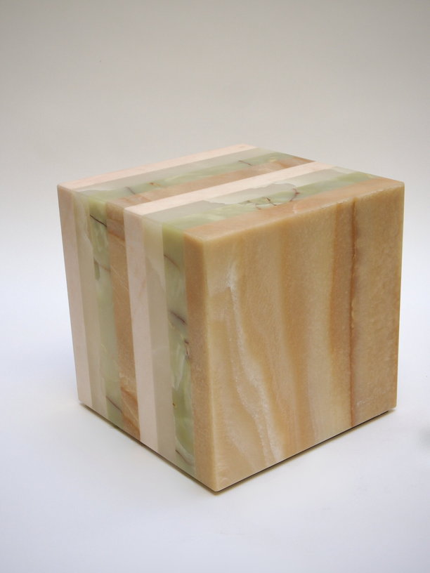 cube-en-onyx-40x40x40cm-helena-studio-gaia-1