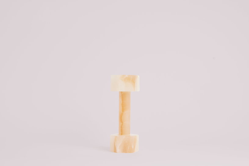 haltere-de-decoration-en-onyx-ambre-8x25cm-herackles-studio-gaia-3