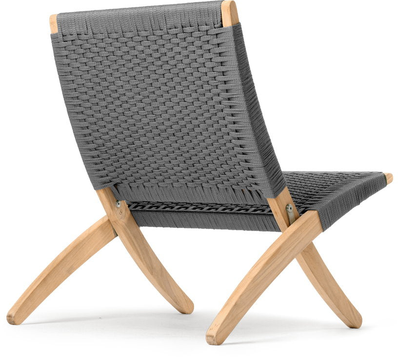 chaise-d-exterieur-en-teck-non-traite-et-assise-charcoal-76cm-cuba-chair-carl-hansen-son-2