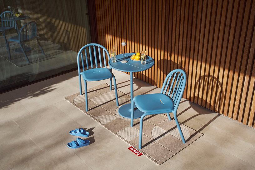 table-de-jardin-ronde-en-aluminium-bleu-60x76cm-fred-s-fatboy-8