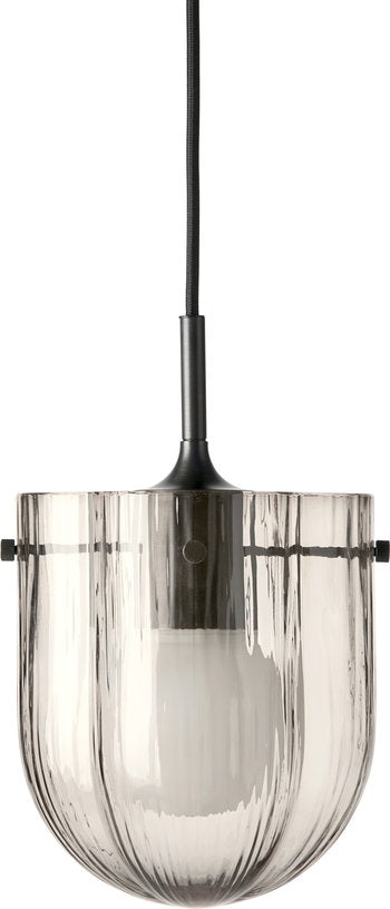 suspension-en-laiton-antique-et-verre-transparent-fume-seine-gubi-1