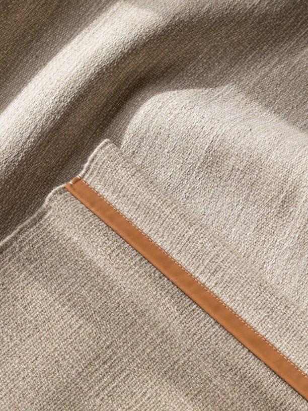 tapis-de-couloir-en-laine-beige-et-bordure-en-cuir-80x250cm-bjork-design-house-stockholm-3
