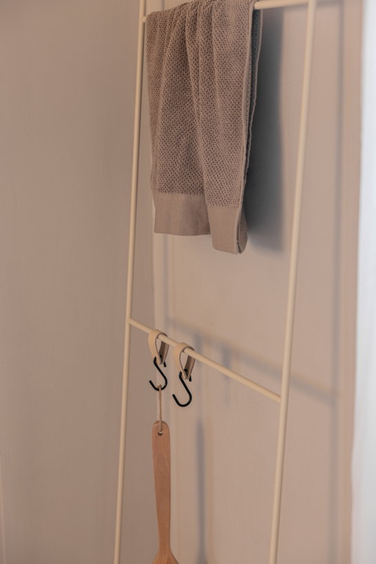 echelle-a-serviettes-en-acier-beige-cashew-180x55cm-estina-metallbude-8