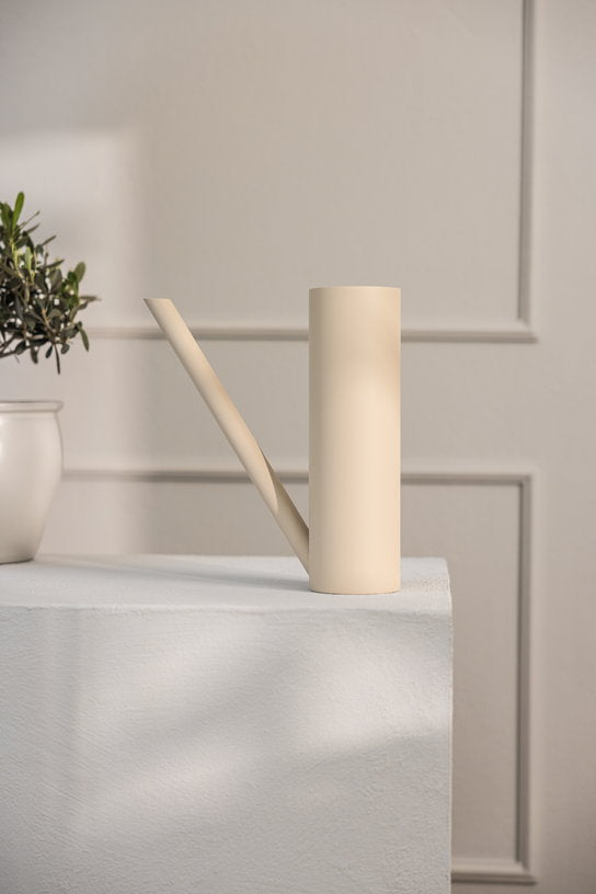 arrosoir-en-acier-beige-cashew-25cm-yamira-metallbude-4