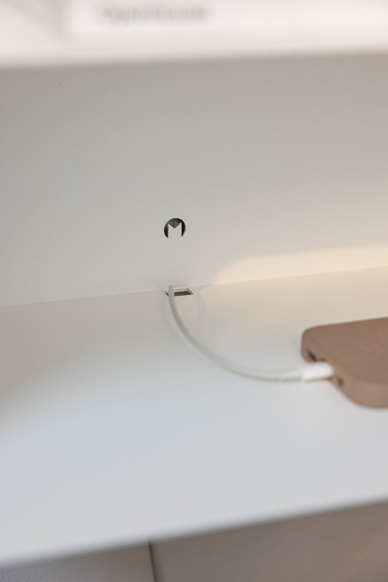 table-de-chevet-suspendue-en-acier-blanc-47x17x25cm-nelio-metallbude-8