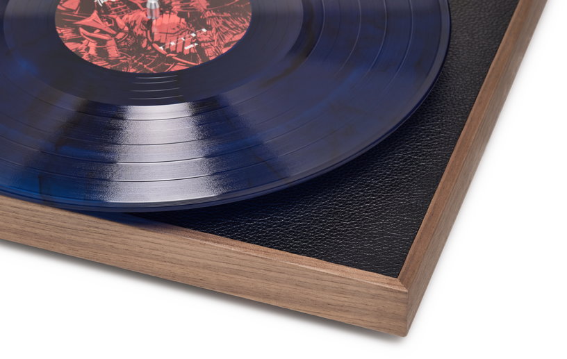 platine-vinyle-33-45tours-preamplifiee-finition-cuir-et-noyer-35x10-8cm-square-cc-la-boite-concept-6