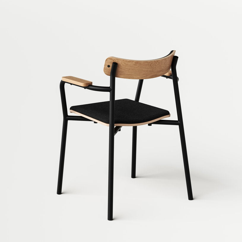 chaise-avec-accoudoirs-noir-graphite-et-tissu-recycle-noir-charbon-etude-tiptoe-2