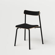 chaise-en-tissu-recycle-noir-et-cadre-noir-graphite-etude-tiptoe-1