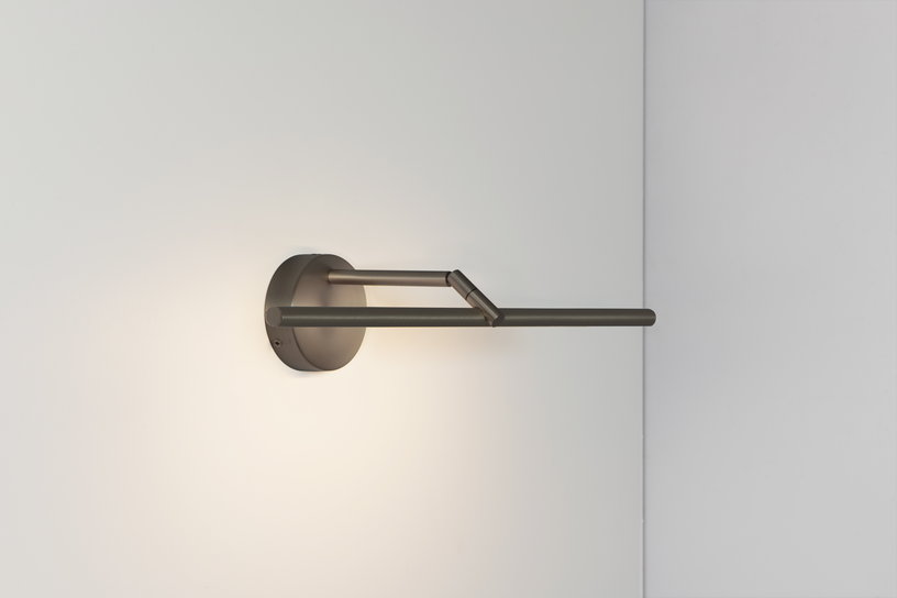 applique-murale-avec-socle-rond-en-graphite-satine-61cm-airy-cvl-luminaires-2