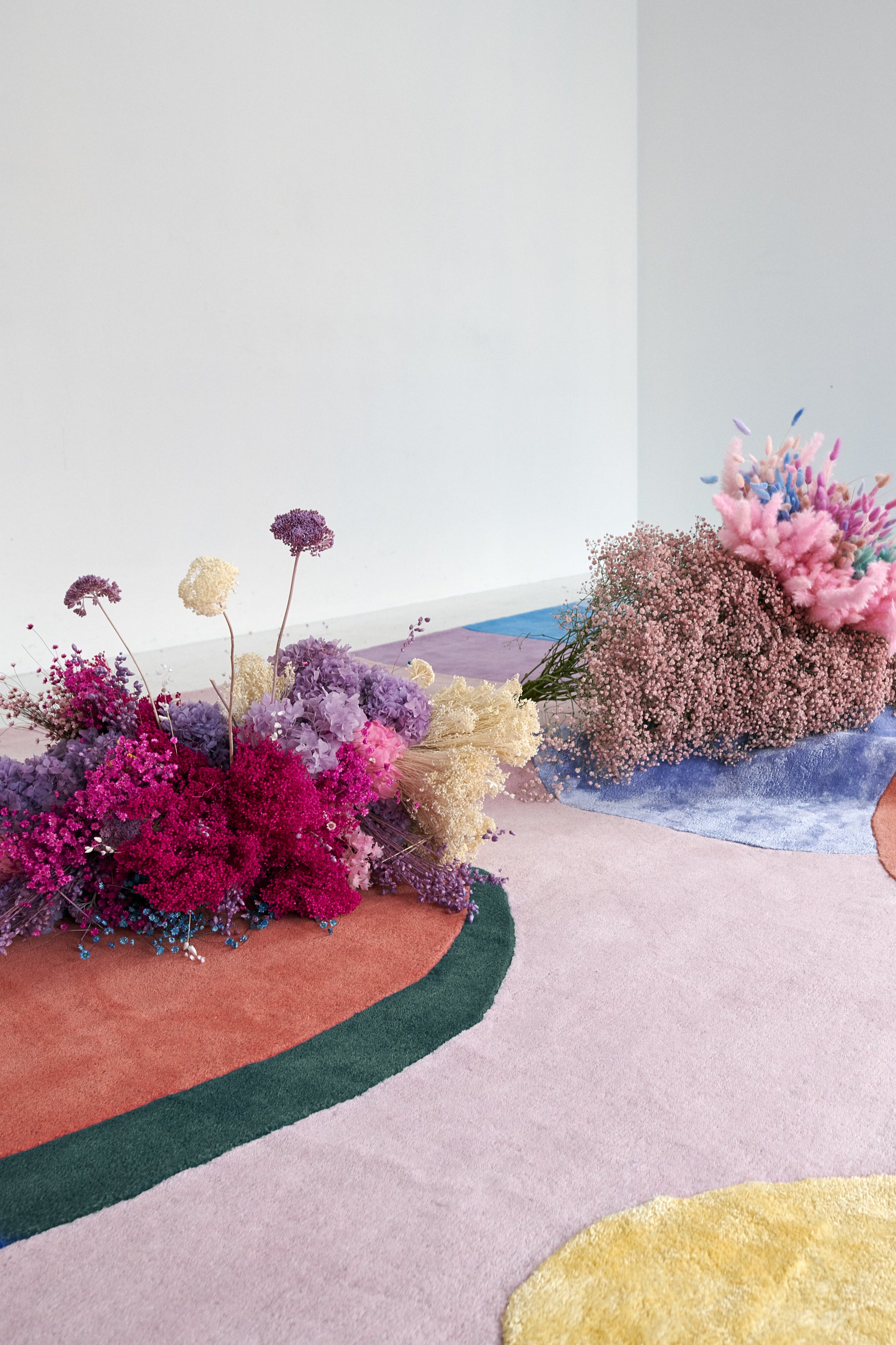 Tapis rectangulaire en laine tufté rose 160x230cm Flower - Layered — 389580.jpg