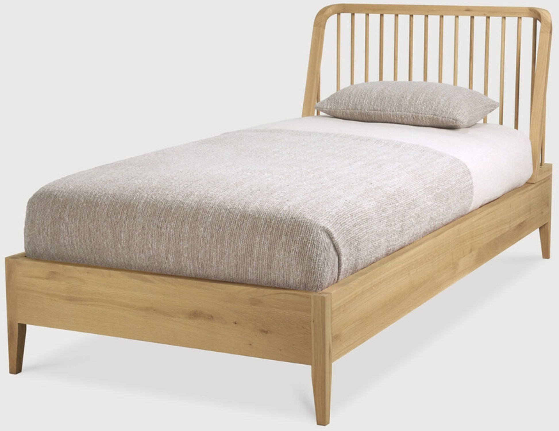 Lit en bois Spindle - Ethnicraft — 391069.jpg