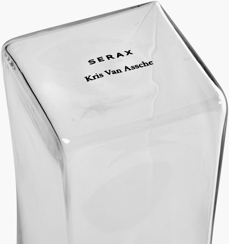 vase-en-verre-transparent-8-2x30-7cm-07-josephine-serax-3