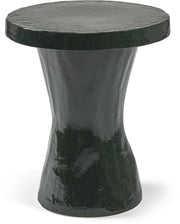 table-d-appoint-en-gres-vert-fonce-40x49cm-caro-serax-1