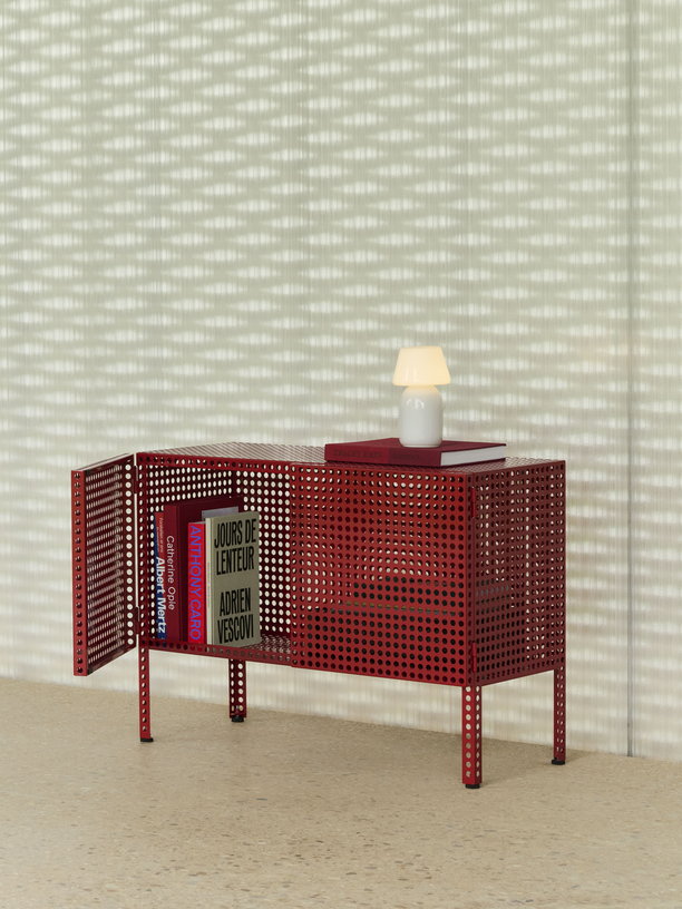 armoire-en-acier-perfore-rouge-89x40x66-5cm-hay-2