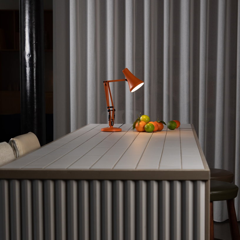 lampe-de-bureau-en-aluminium-orange-sunburnt-mini-mini-90-anglepoise-8