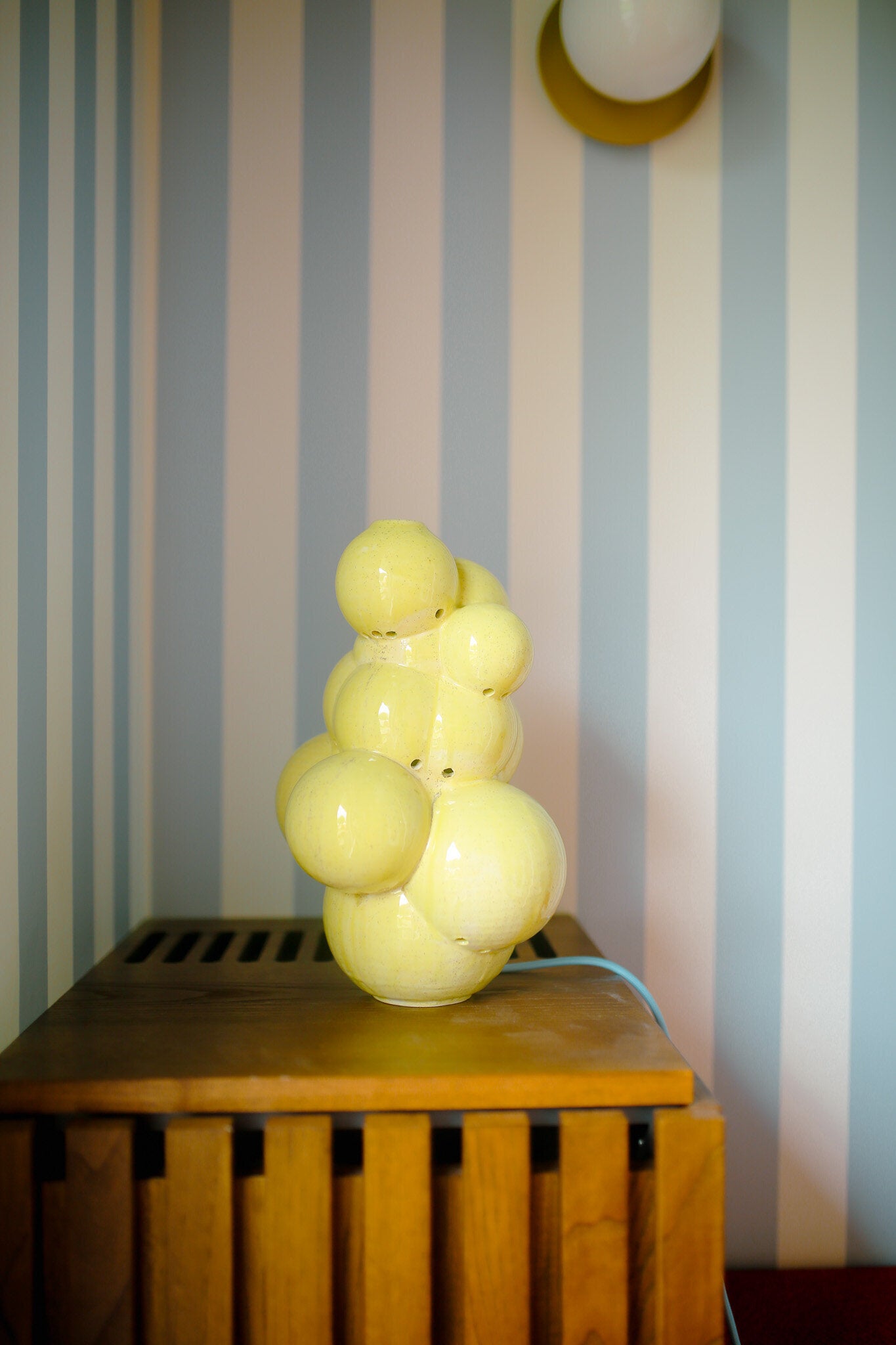 Lampe en faïence céramique émaillée jaune vanille Argon - Bello & Bello — 393451.jpg