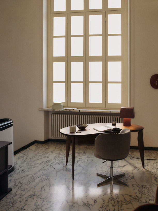 chaise-a-roulette-en-velours-dore-rico-ferm-living-4