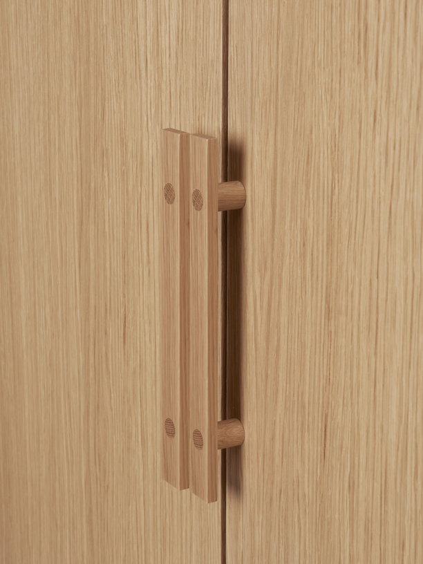 armoire-en-placage-en-chene-90x61x186cm-stilt-ferm-living-4