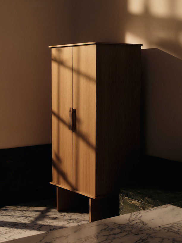armoire-en-placage-en-chene-90x61x186cm-stilt-ferm-living-2
