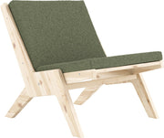 fauteuil-en-pin-naturel-et-tissu-vert-sway-karup-design-1