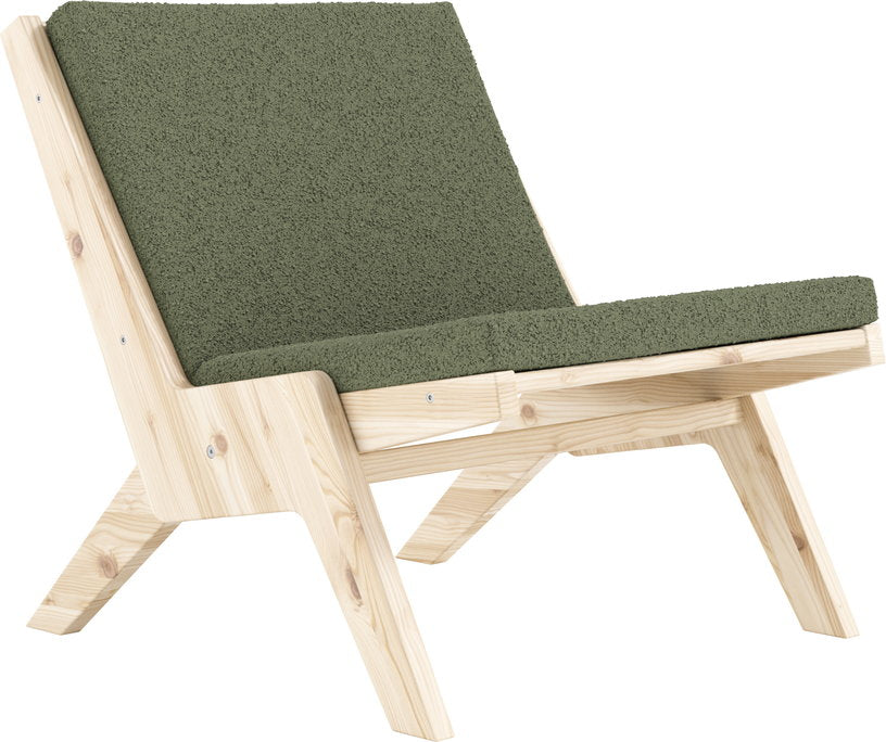 fauteuil-en-pin-naturel-et-tissu-vert-sway-karup-design-1