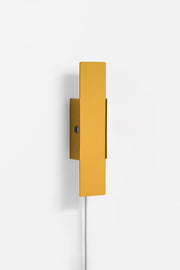 applique-murale-en-acier-jaune-8-5x4-8x32cm-moebe-1