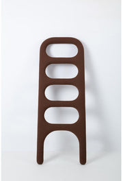 echelle-decorative-en-feutre-de-laine-marron-180x65x7cm-takko-jesper-home-1