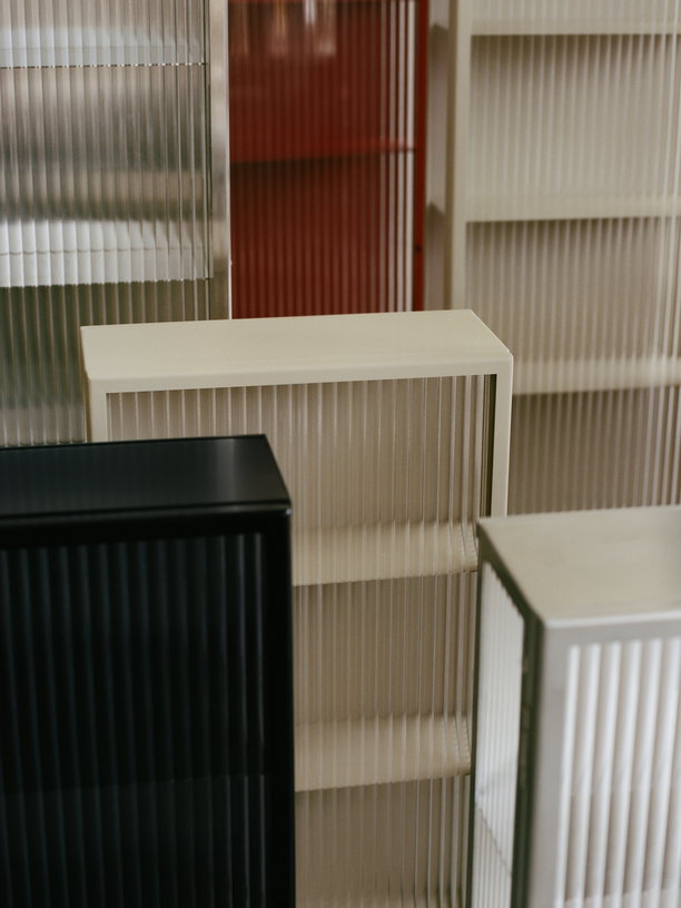 armoire-murale-en-metal-beige-35x100cm-haze-ferm-living-3