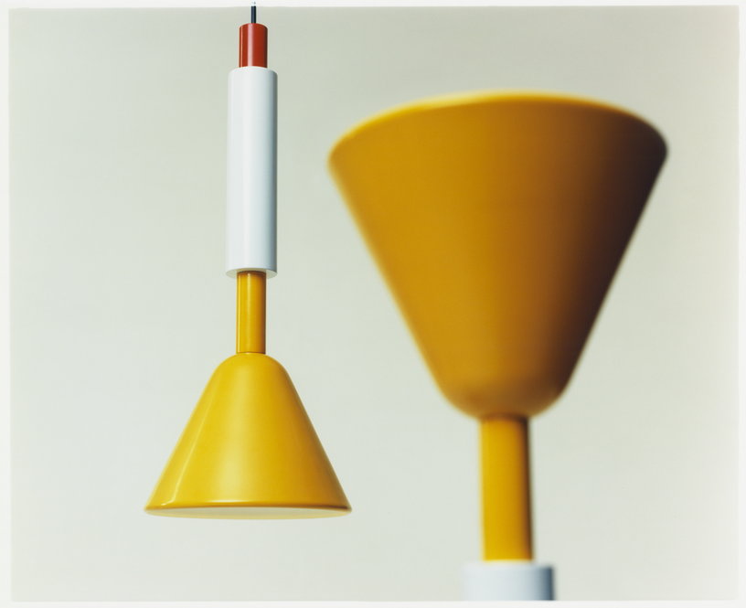 suspension-en-acier-blanc-rouge-jaune-et-verre-21-6x54cm-pyl-petite-friture-2