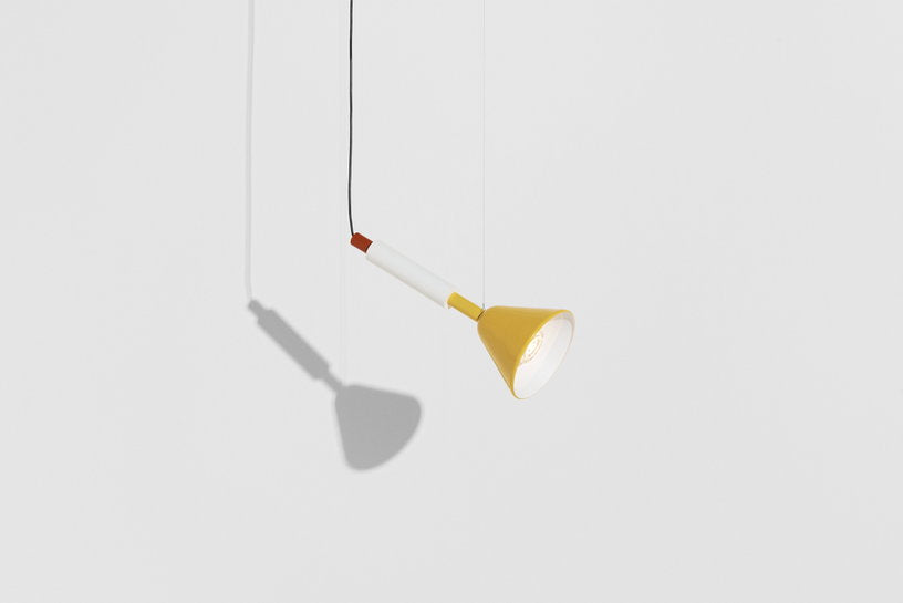 suspension-en-acier-blanc-rouge-jaune-et-verre-21-6x54cm-pyl-petite-friture-7