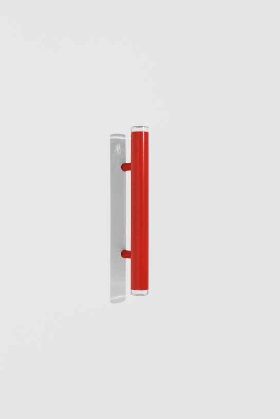 applique-murale-en-acier-rouge-et-verre-75x8x17cm-pyl-petite-friture-5