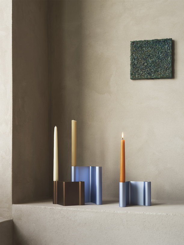 bougeoir-en-aluminum-bleu-clair-10x11cm-pair-muuto-4