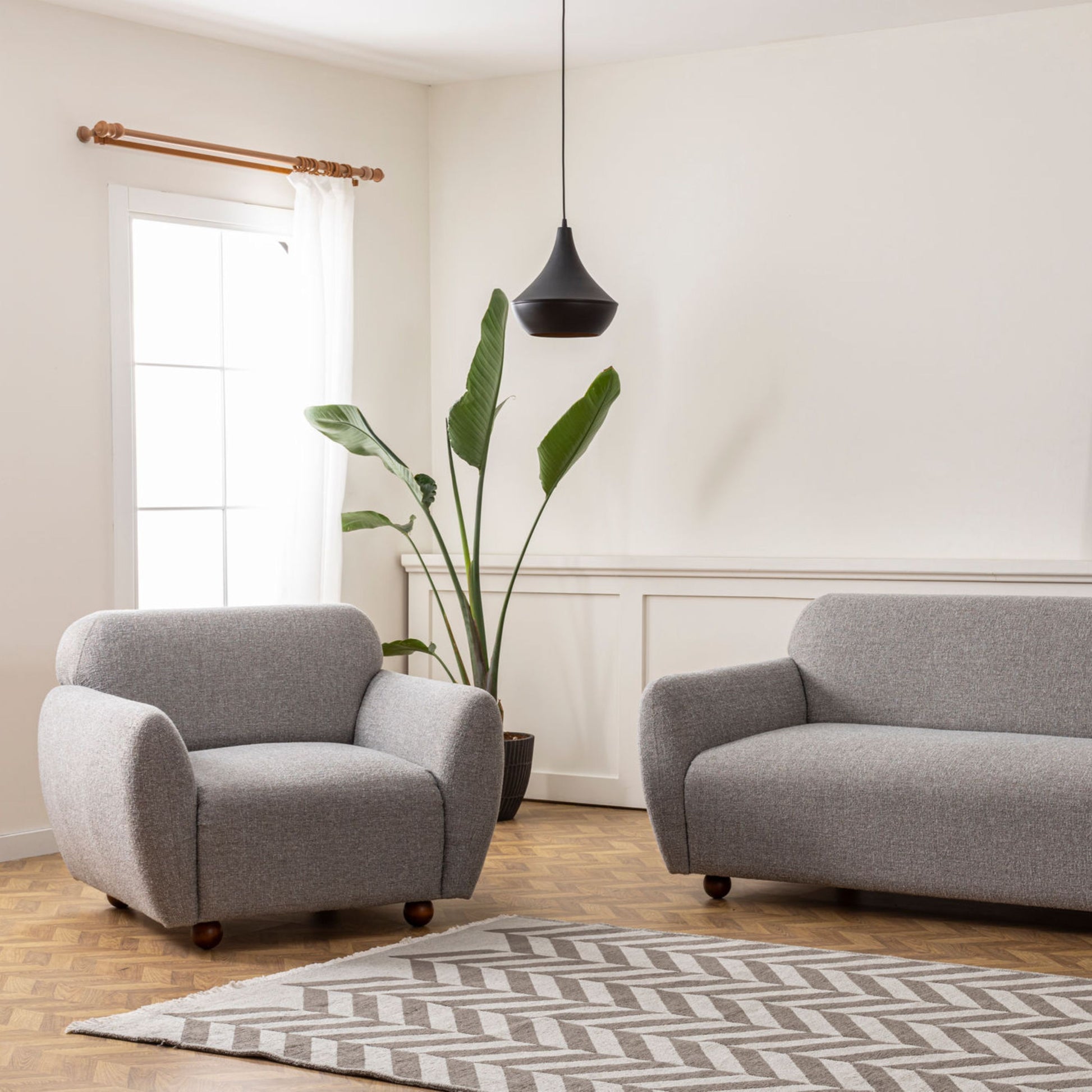 Fauteuil en tissu gris clair avec accoudoirs 90x86cm Eddy - Home Design — 397604.jpg