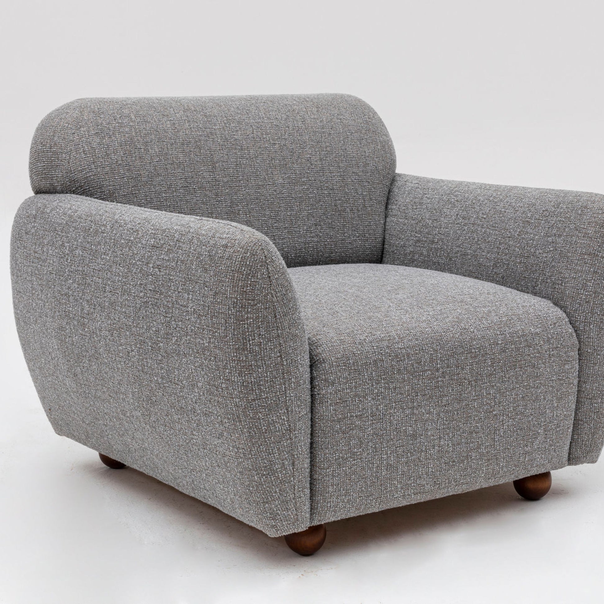 Fauteuil en tissu gris clair avec accoudoirs 90x86cm Eddy - Home Design — 397607.jpg