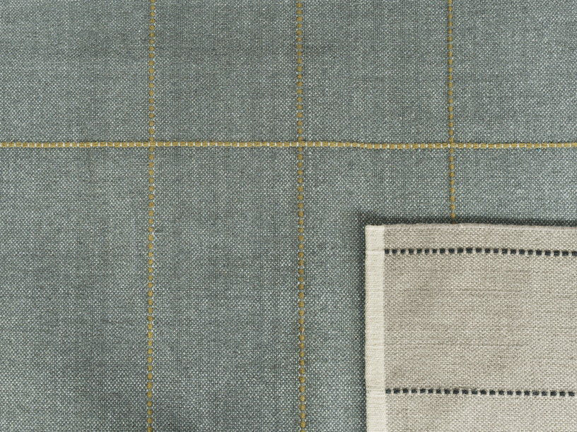 tapis-rectangulaire-tisse-a-la-main-en-laine-bleu-240x170cm-seam-normann-copenhagen-5