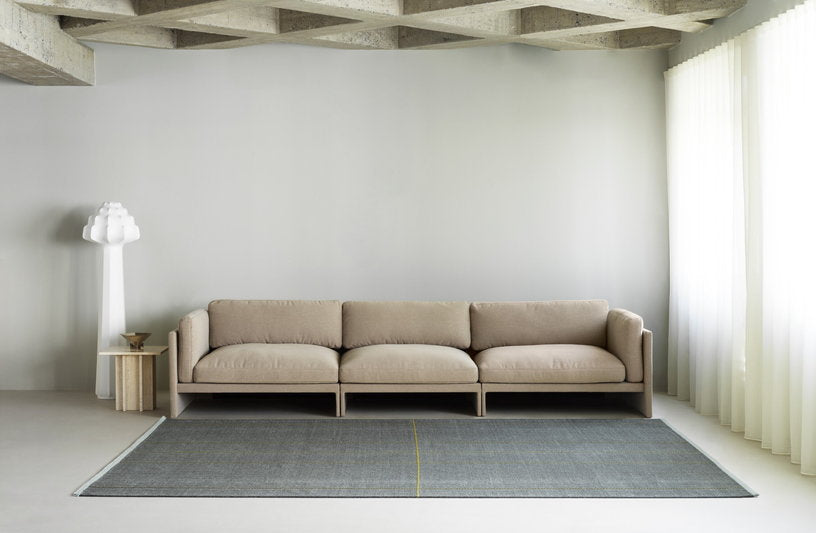 tapis-rectangulaire-tisse-a-la-main-en-laine-bleu-240x170cm-seam-normann-copenhagen-3