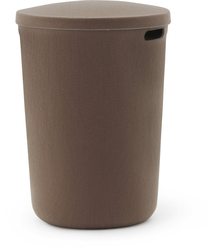 panier-a-linge-en-tissu-recycle-marron-46-5x64-5cm-hide-normann-copenhagen-1