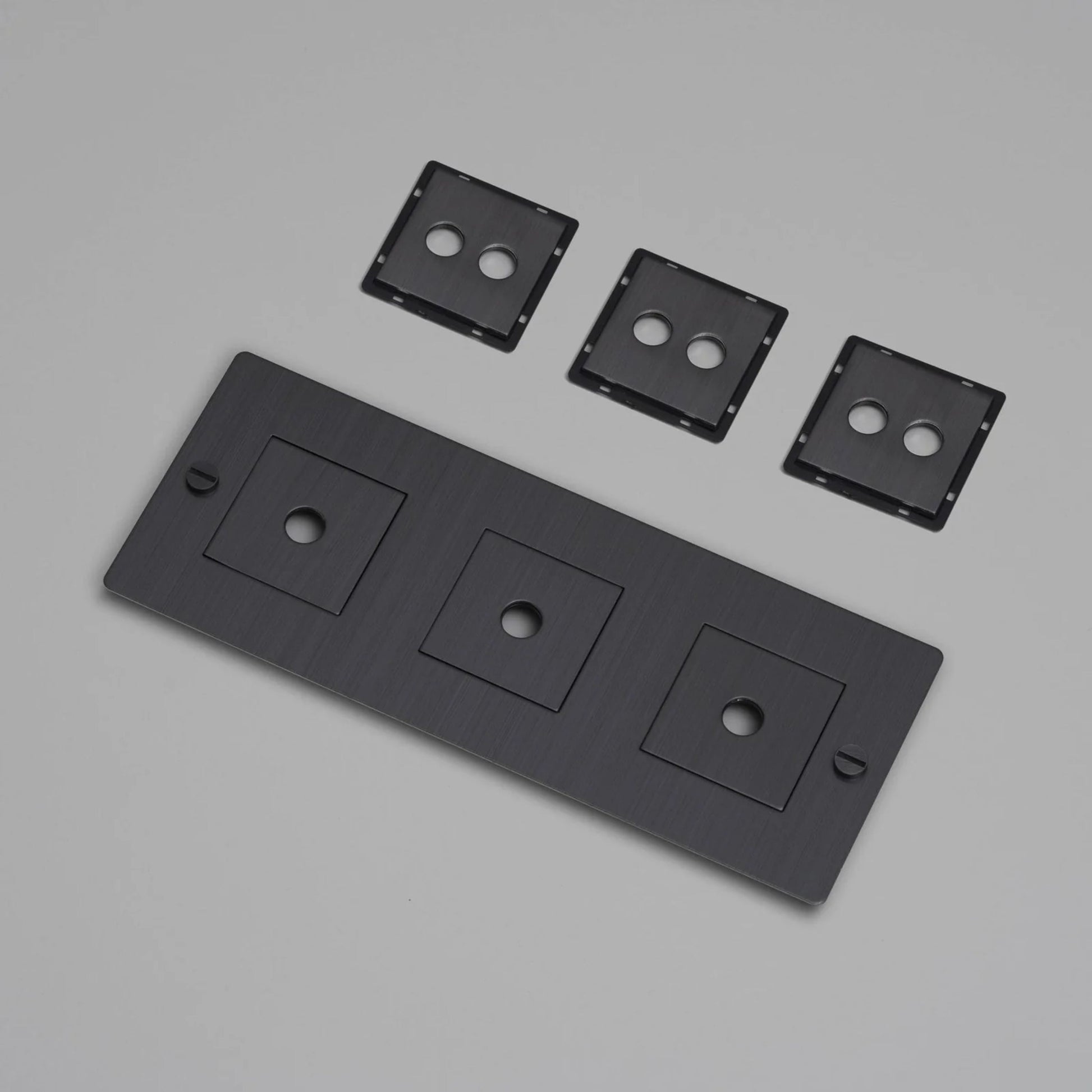 Plaque Prise 3G noir mat - Buster+Punch — 398429.jpg