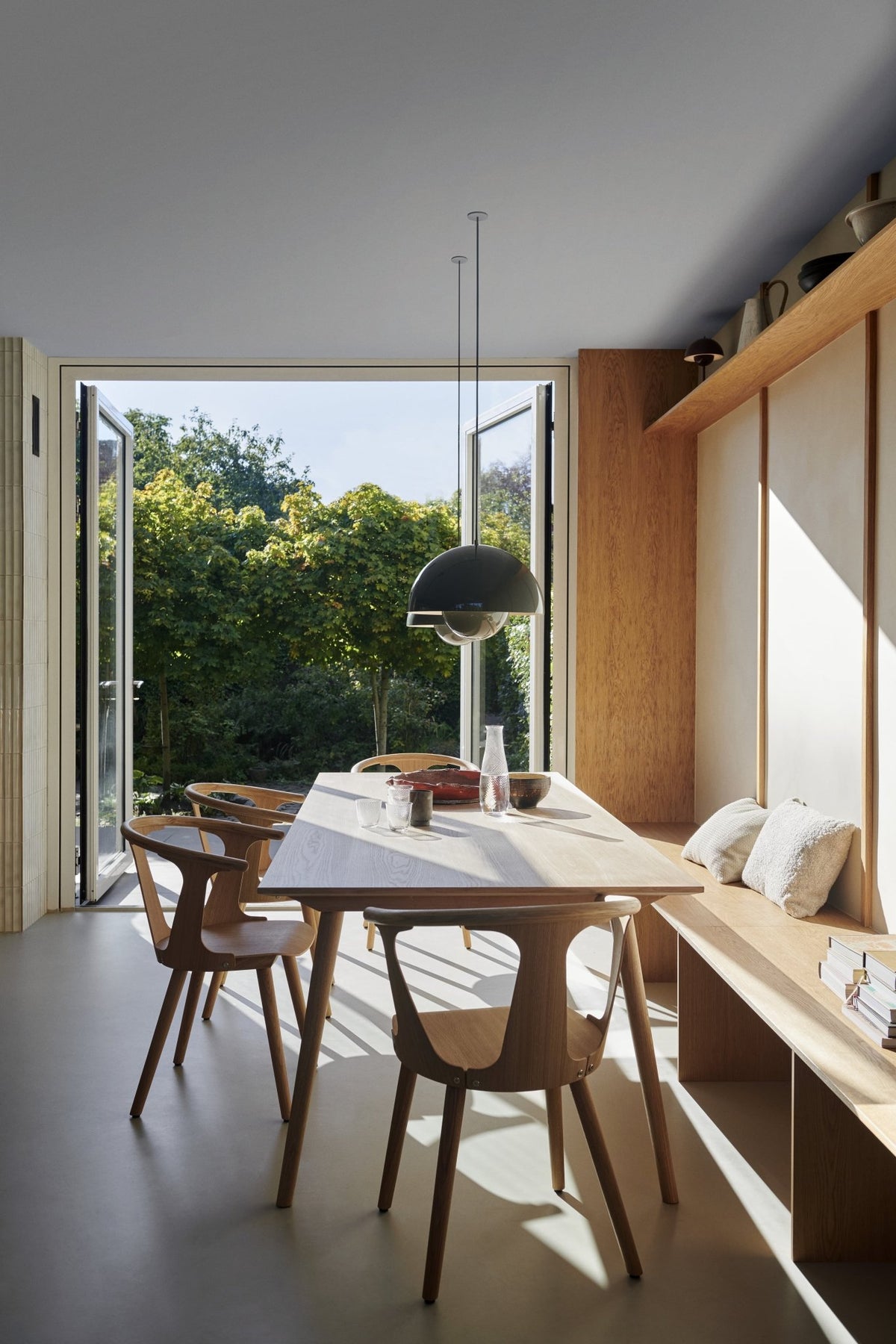 4 Chaises en chêne naturel SK1 In Between - &tradition - The Cool Republic