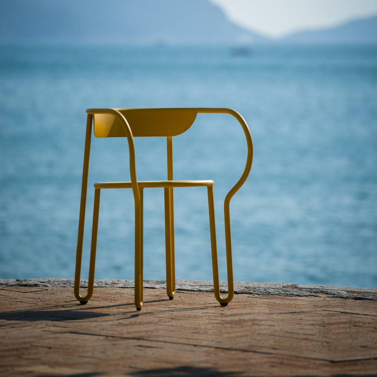 4 Chaises moutarde Huggy Bistro - Maiori - The Cool Republic