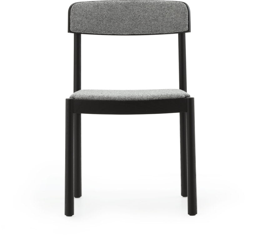 chaise-en-bois-de-frene-noir-et-tissu-gris-hallingdal-166-timb-normann-copenhagen-1