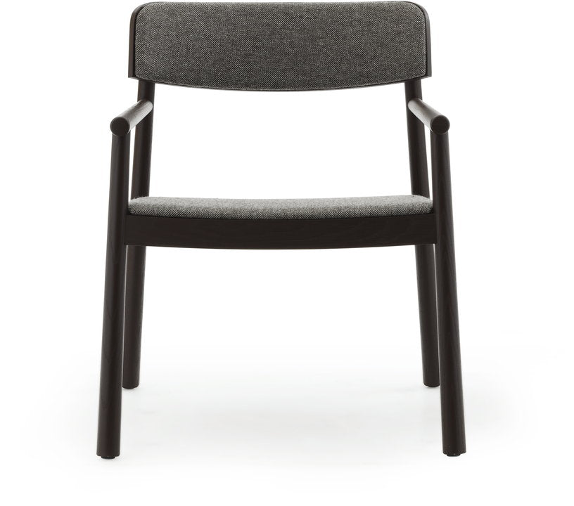 fauteuil-en-bois-de-frene-marron-et-tissu-marron-hallindal-368-timb-normann-copenhagen-1