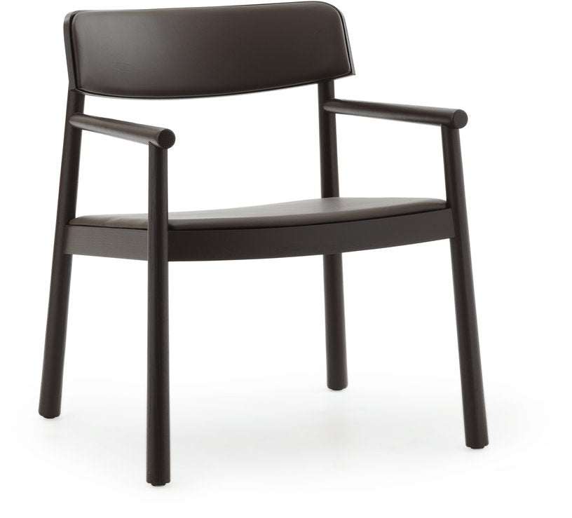 fauteuil-en-bois-de-frene-marron-et-cuir-chocolat-ultra-timb-normann-copenhagen-2