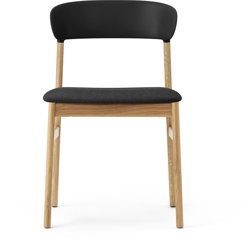 chaise-en-tissu-noir-remix-173-et-chene-herit-normann-copenhagen-1