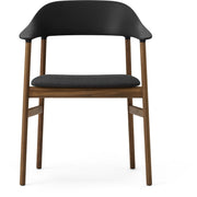 chaise-avec-accoudoirs-en-tissu-noir-remix-173-et-chene-fume-herit-normann-copenhagen-1