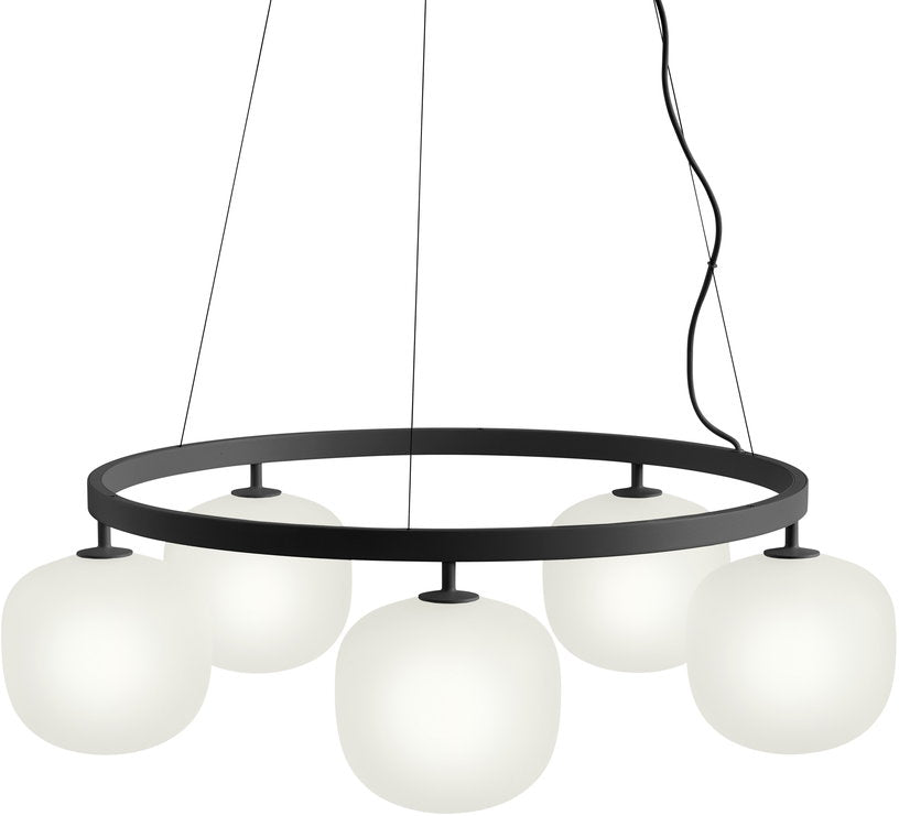 lustre-en-aluminium-noir-et-verre-souffle-rime-muuto-1