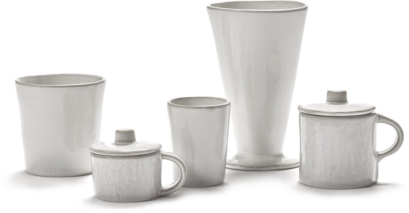 tasse-a-cafe-en-gres-blanc-casse-5x6-5cm-la-mere-serax-2