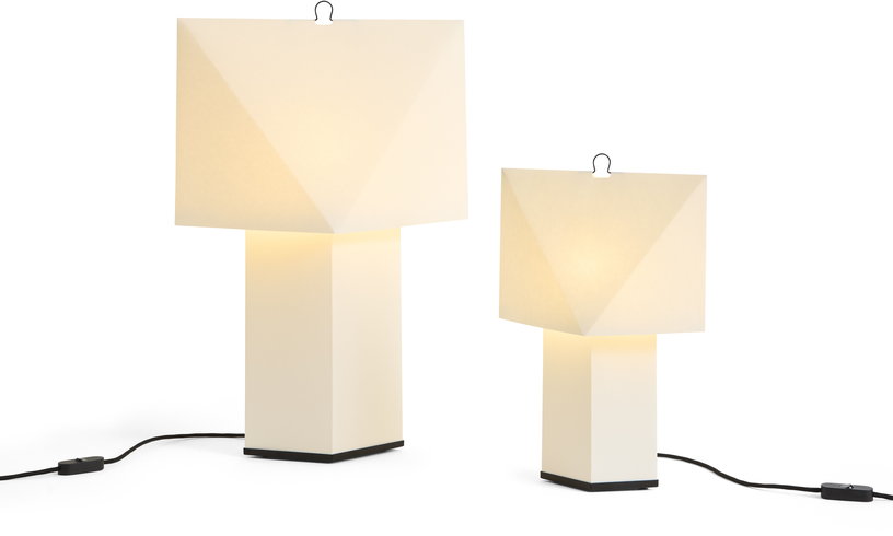 lampe-de-table-en-papier-de-soie-blanc-et-metal-noir-26x42x66cm-aplat-hay-5