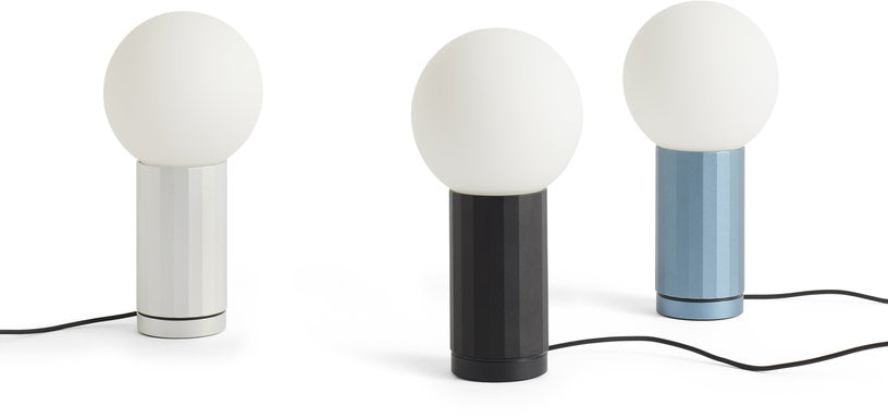 lampe-en-aluminium-noir-turn-on-hay-1