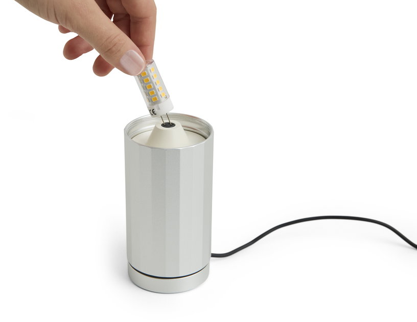 lampe-en-aluminium-argente-turn-on-hay-5